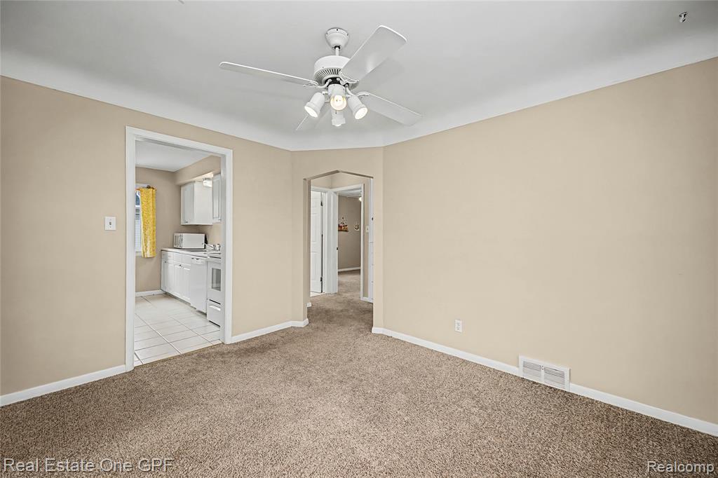 506 W 12 Mile Road, Royal Oak, MI 48073 — Photo 28