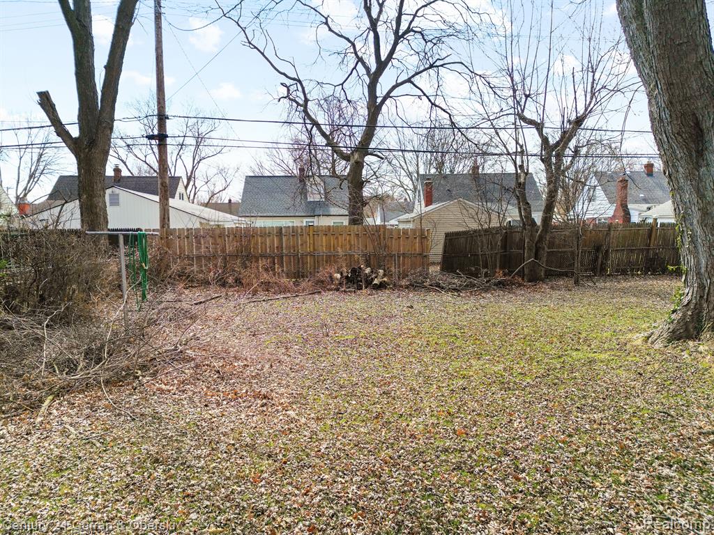 20488 FLEETWOOD Drive, Harper Woods, MI 48225 — Photo 27