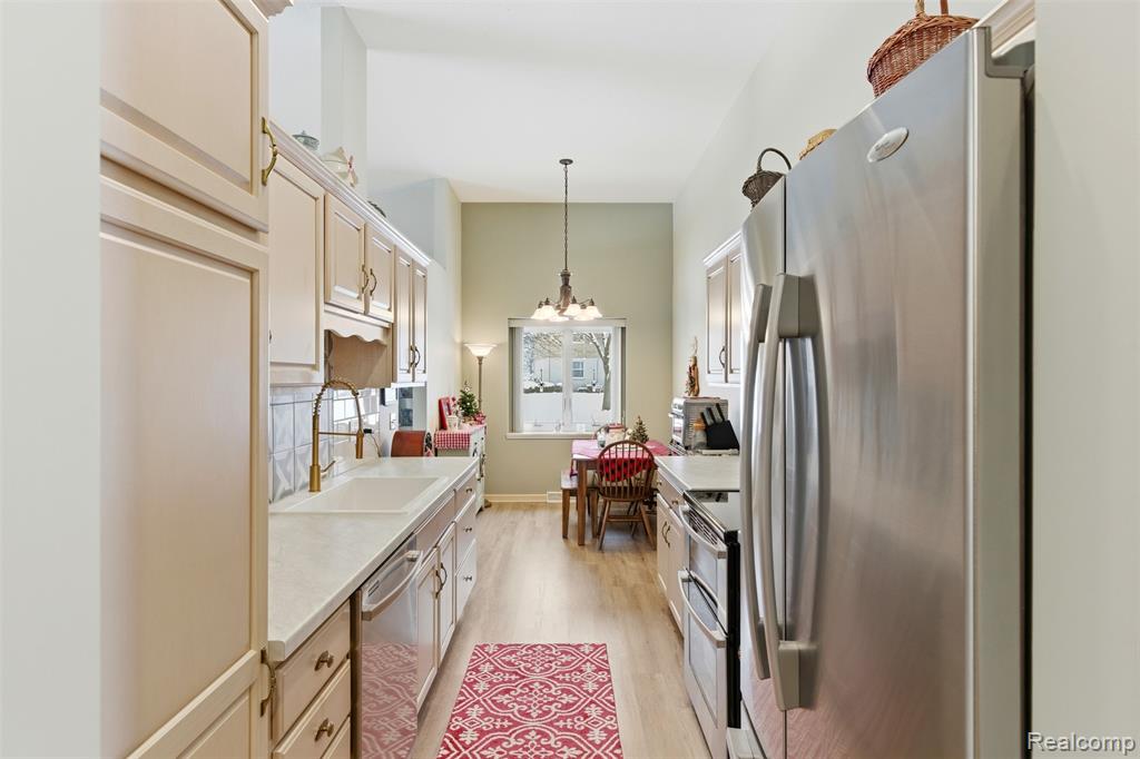 68 Pine Grove Drive, Frankenmuth, MI 48734 — Photo 9