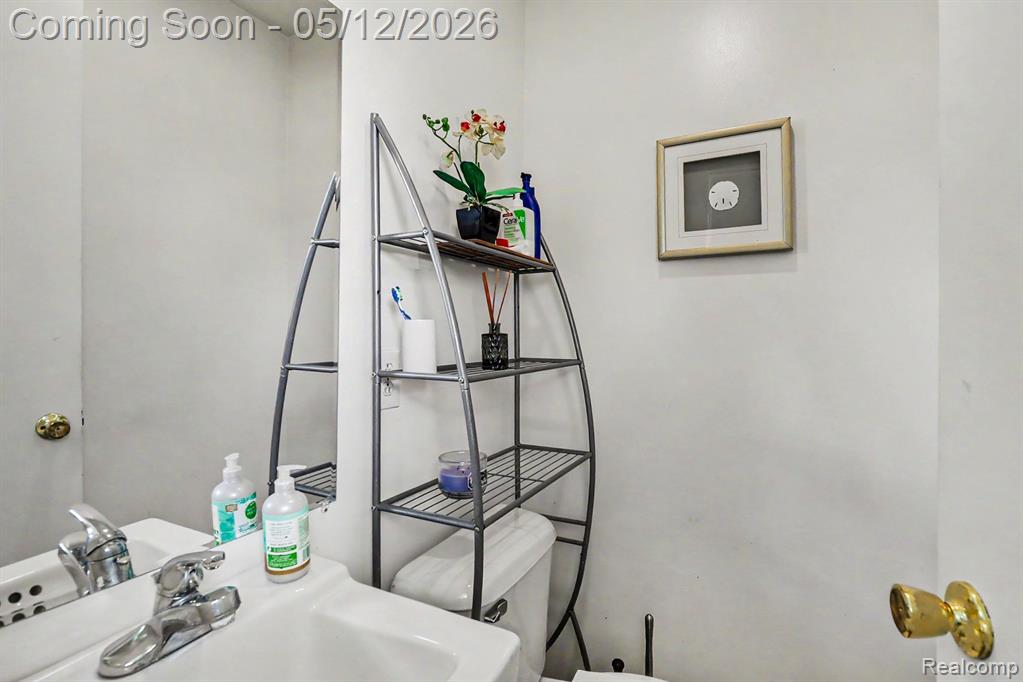 9801 Coledale Court, White Lake, MI — Photo 16