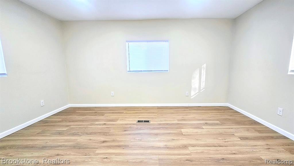 19338 Murray Hill Street, Detroit, MI 48235 — Photo 17