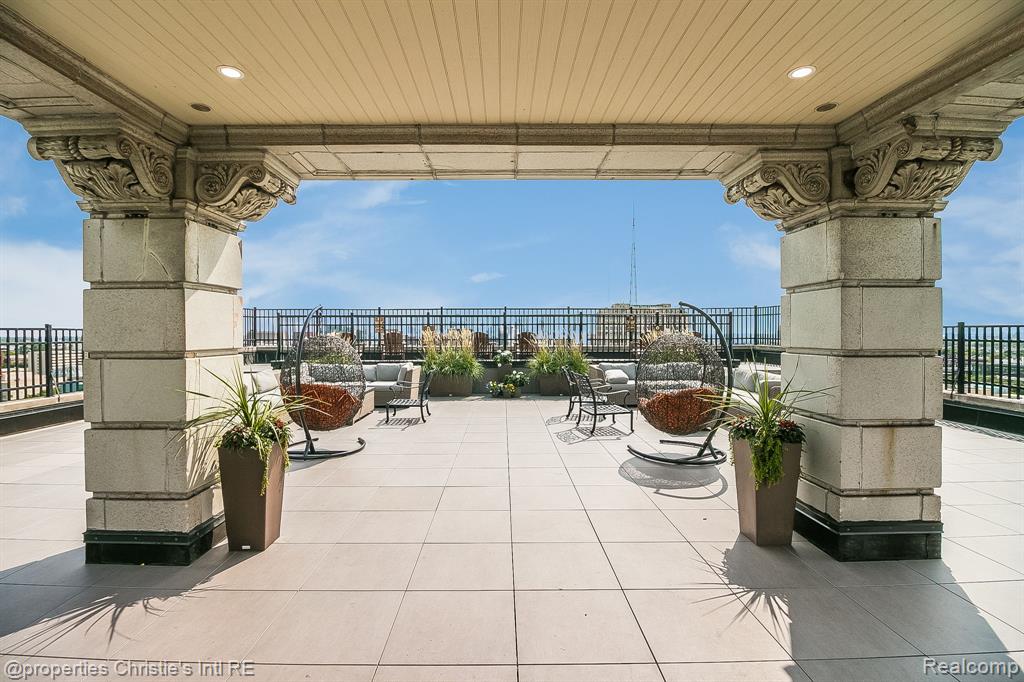 15 E KIRBY Street, 710, Detroit, MI 48202 — Photo 35