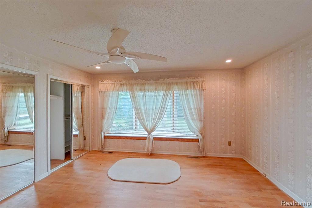 4395 OLD CARRIAGE Road, Flint, MI 48507 — Photo 21
