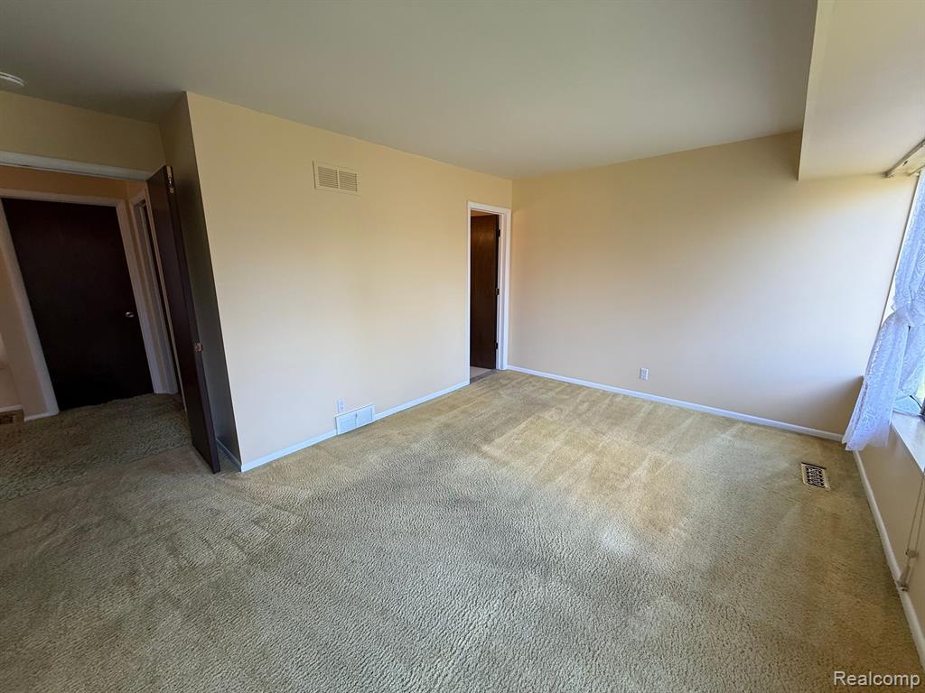 11 KIMBERLY Lane, 54, Dearborn, MI 48120 — Photo 42