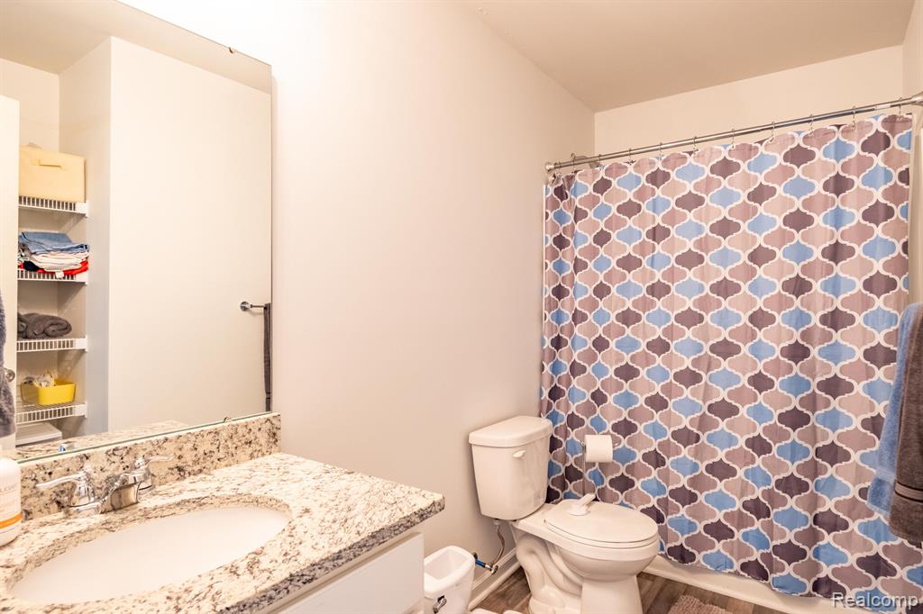 1642 GREENWAY Drive, Ypsilanti, MI 48198 — Photo 28