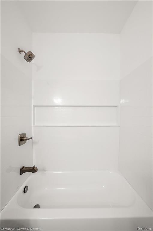 632 Pointe Drive, Walled Lake, MI 48390 — Photo 22