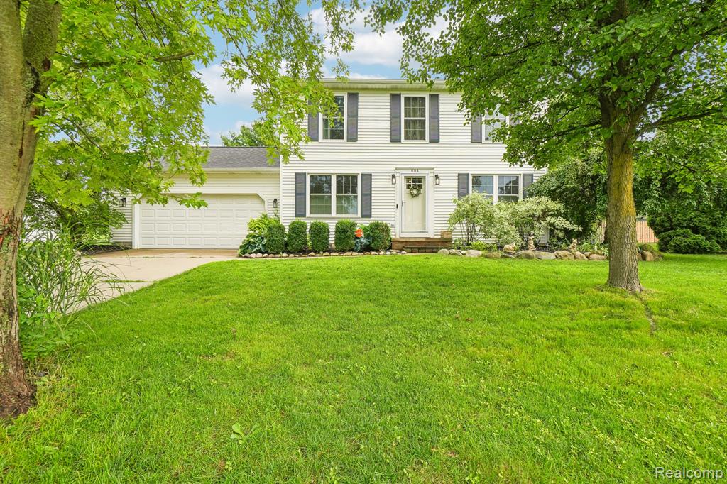 696 Vincent Street, Pinckney, MI 48169