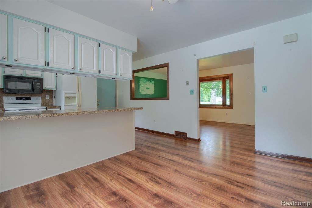 8695 Stout Avenue, Grosse Ile, MI 48138 — Photo 9