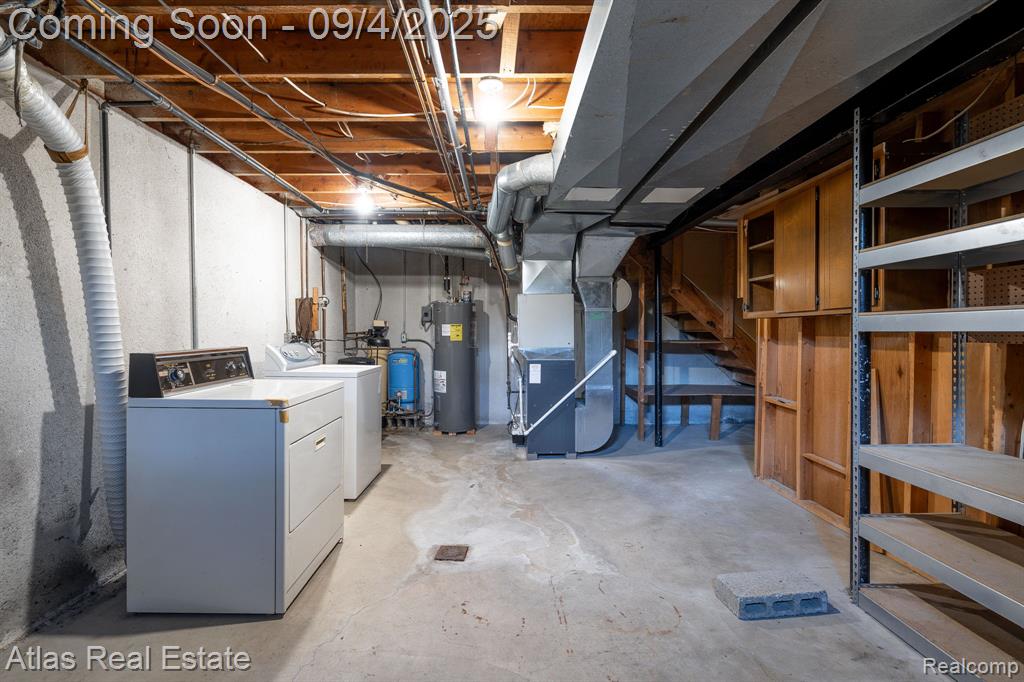 8557 Henderson Road, Goodrich Vlg, MI — Photo 38