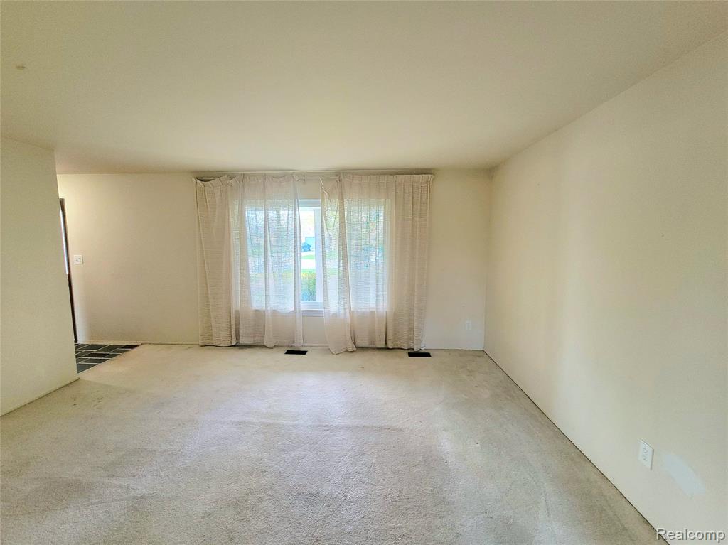 3458 Common Road, Warren, MI 48092 — Photo 3