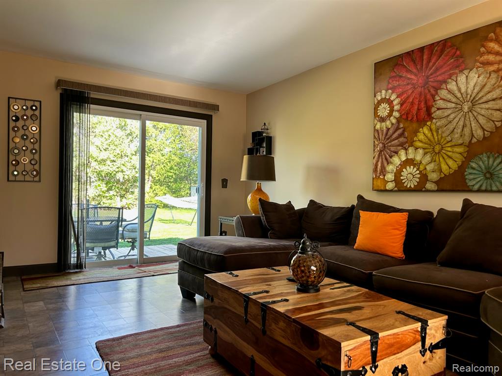 2075 Deering Street, Garden City, MI — Photo 17