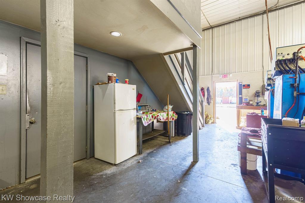 5684 E Highland Road, Howell, MI 48843 — Photo 23