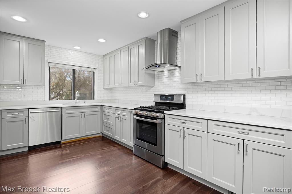 5324 Fairway Court, West Bloomfield, MI 48323 — Photo 24