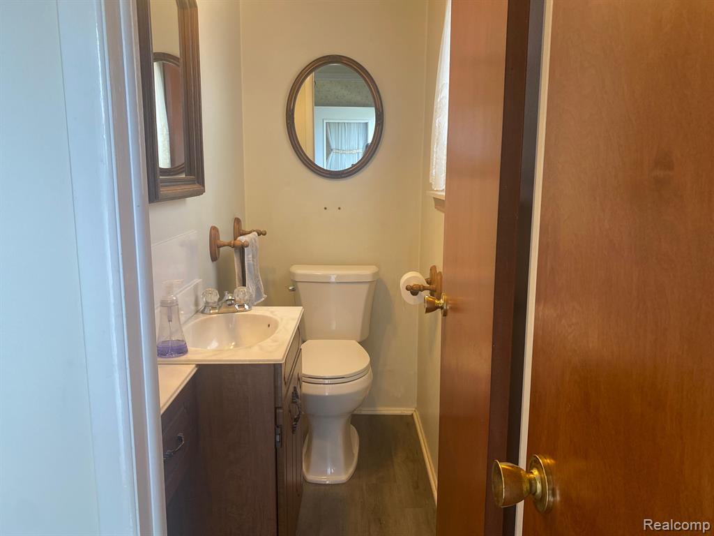 6840 CRESTWOOD Street, Dearborn Heights, MI 48127 — Photo 16
