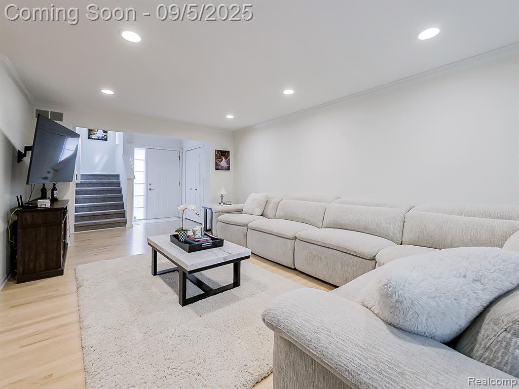 617 Macwilliams Lane, Royal Oak, MI 48067 — Photo 6