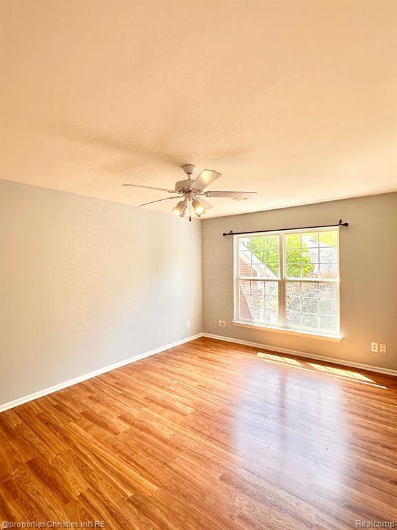 4235 BERKSHIRE Drive, Sterling Heights, MI 48314 — Photo 17