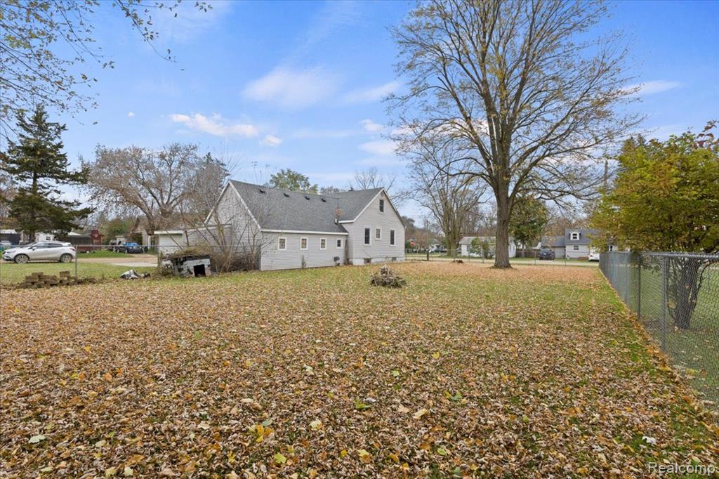 4203 Minerva Drive, Flint, MI 48504 — Photo 32
