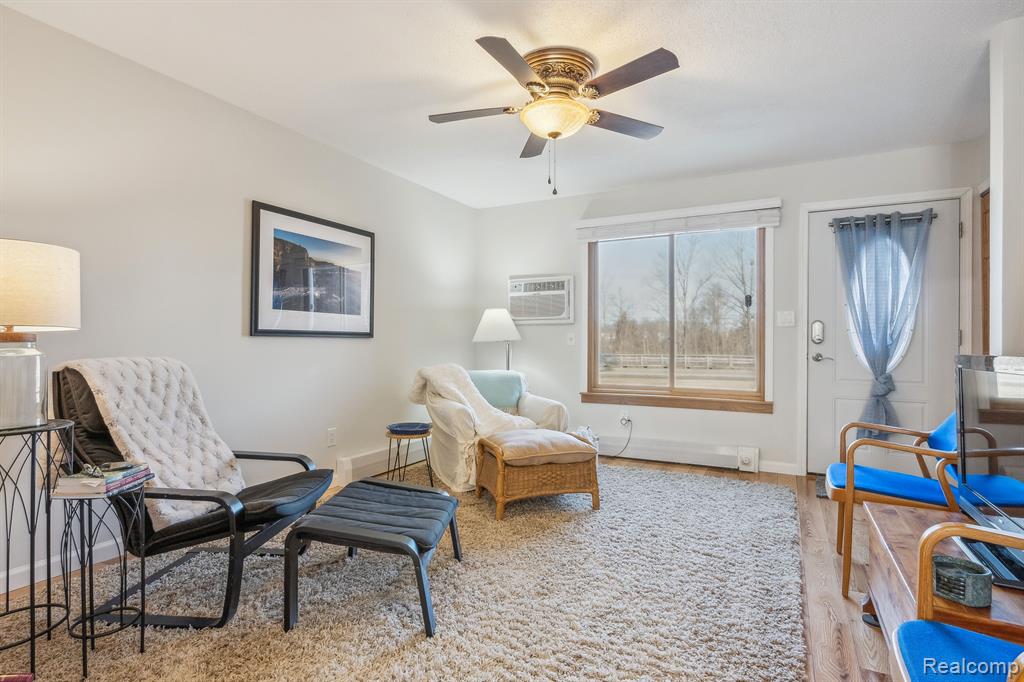 61135 11 Mile Road, 5, South Lyon, MI 48178 — Photo 4