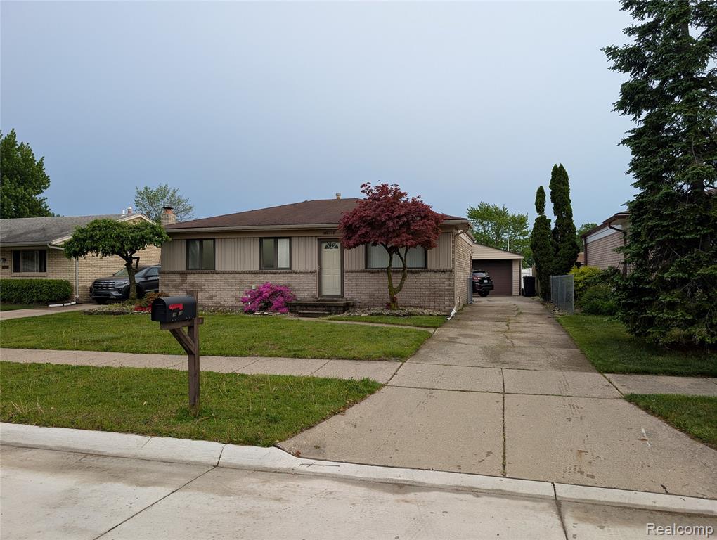16318 Wellington Avenue, Roseville, MI 48066 — Photo 3