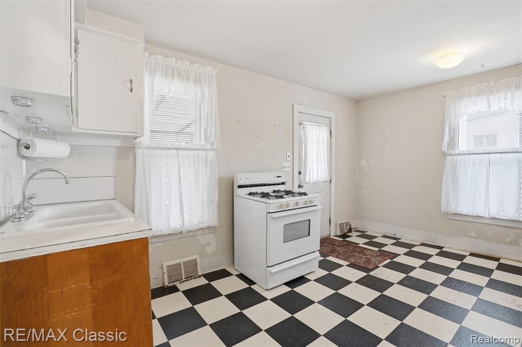 226 Franklin Street, Milford, MI 48381 — Photo 10