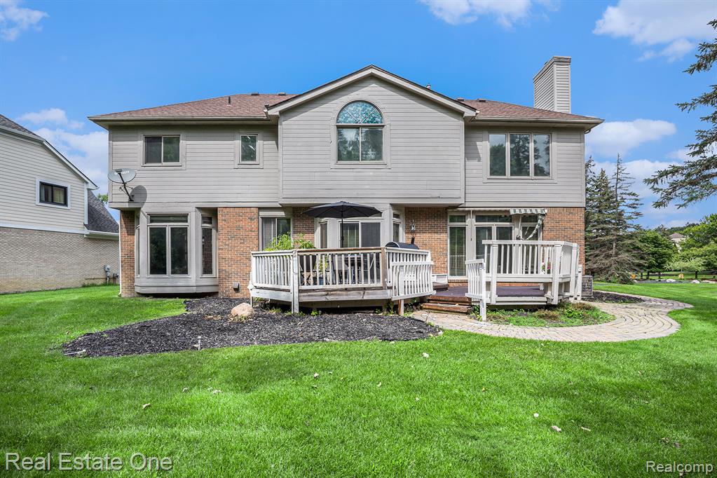 7476 Colchester Lane, West Bloomfield, MI — Photo 3