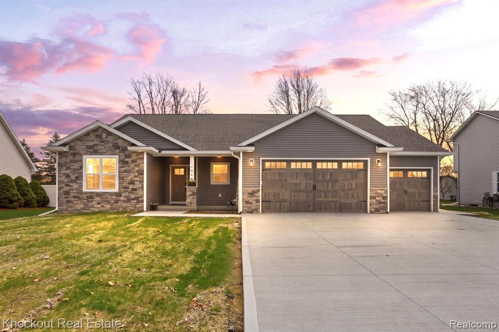 12095 Country Run Drive, Birch Run, MI 48415 — front exterior
