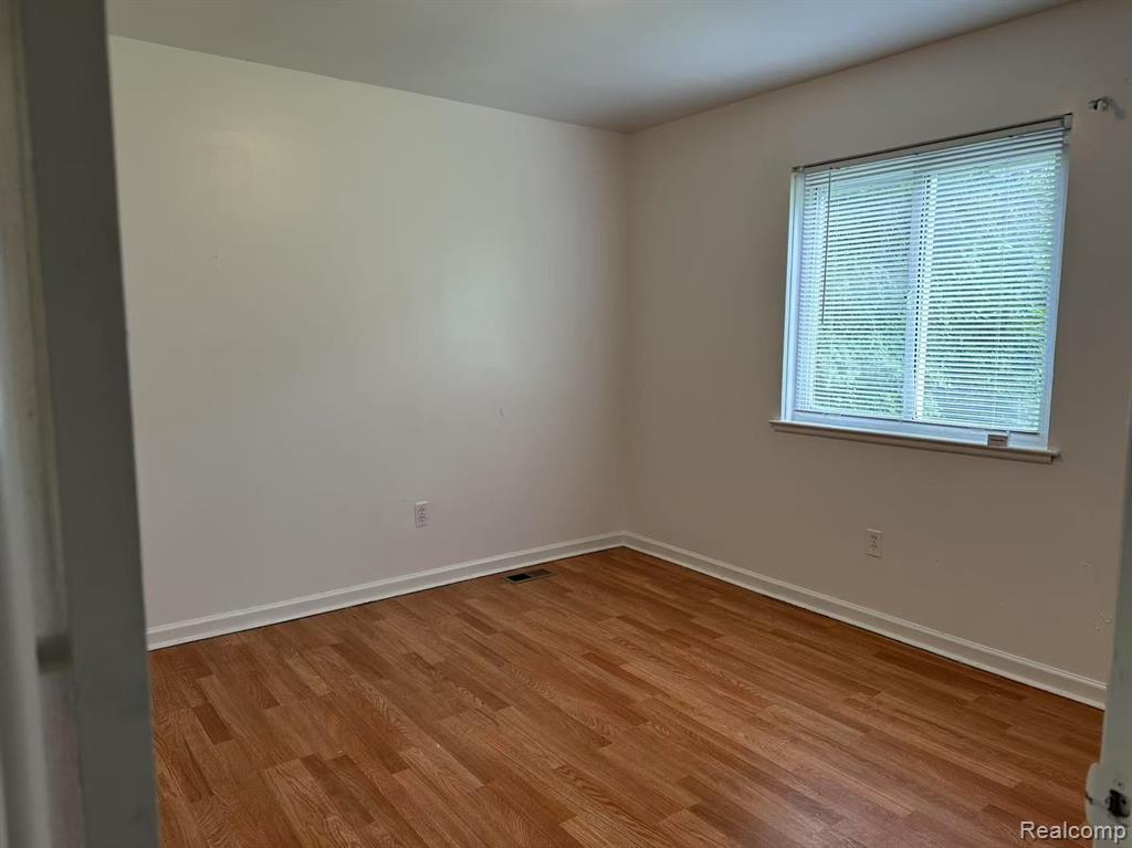 503 HIGHLAND Avenue, Pontiac, MI 48341 — Photo 7