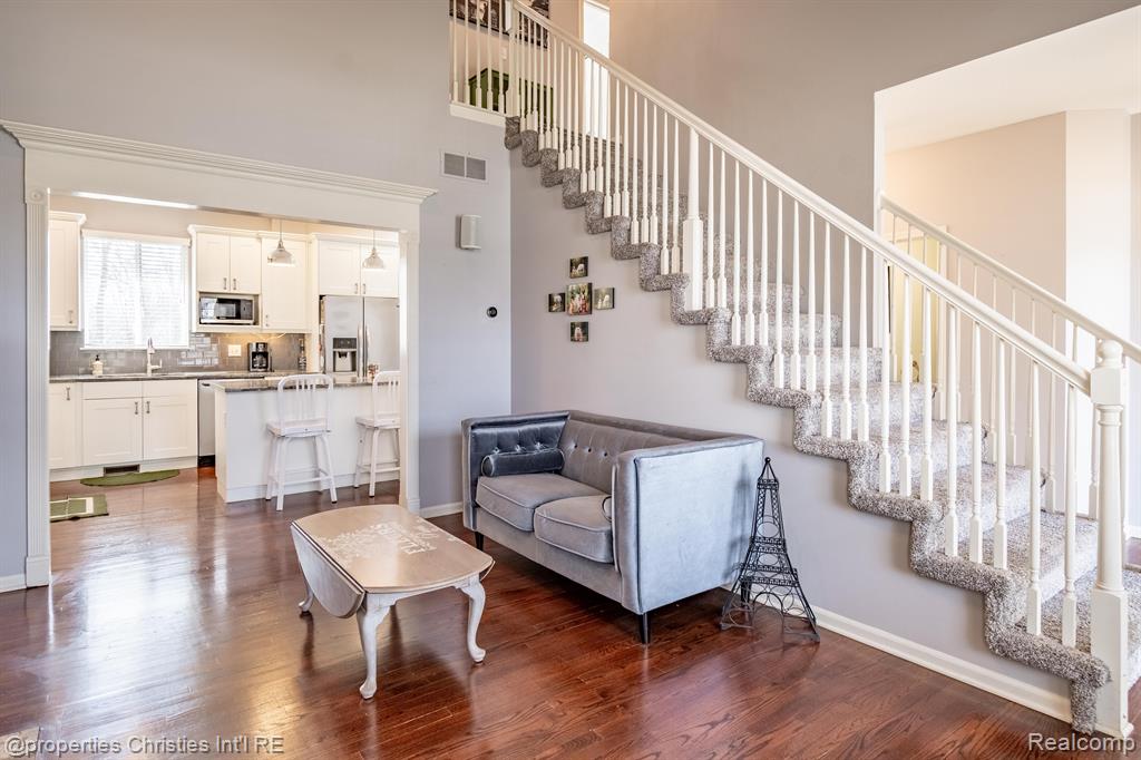 5946 OAK BEND Court, Howell, MI 48843 — Photo 5