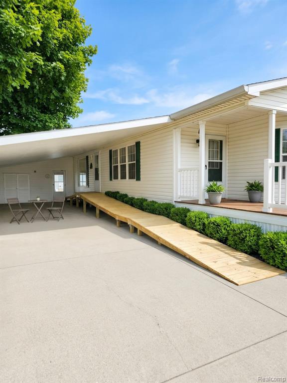 6036 Chestnut Trail, White Lake, MI 48383