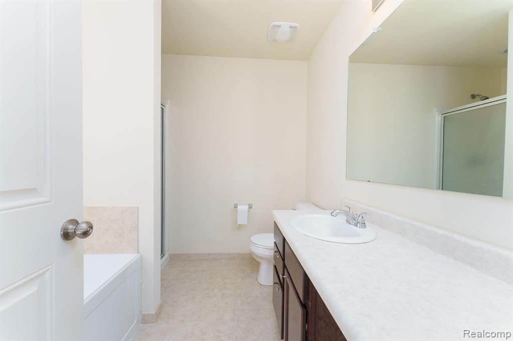 4880 Shellbark Drive, Ypsilanti, MI 48197 — Photo 39