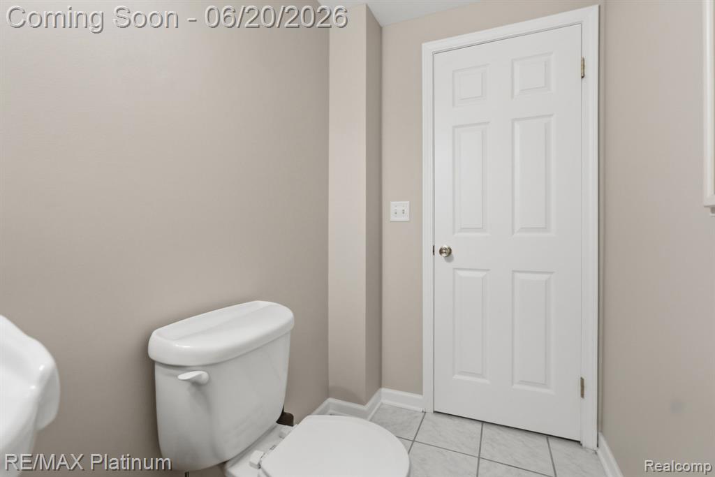 814 Whisperwood Drive, Fenton, MI 48430 — Photo 17