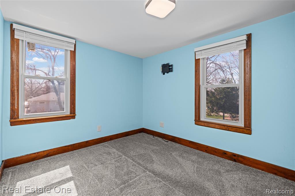 4058 Lomley Avenue, Waterford, MI 48329 — Photo 25