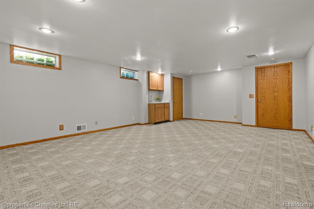 958 New Haven Court, Northville, MI 48167 — Photo 20