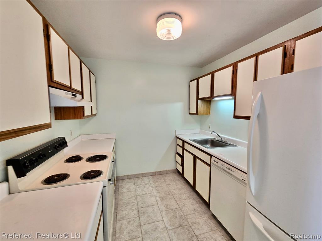 771 Clubhouse Drive, Ypsilanti, MI 48197 — Photo 5