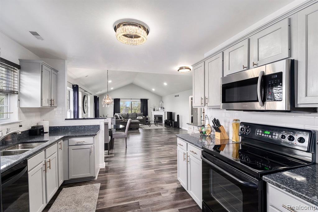 45700 GABLE Drive, Macomb, MI 48044 — Photo 8