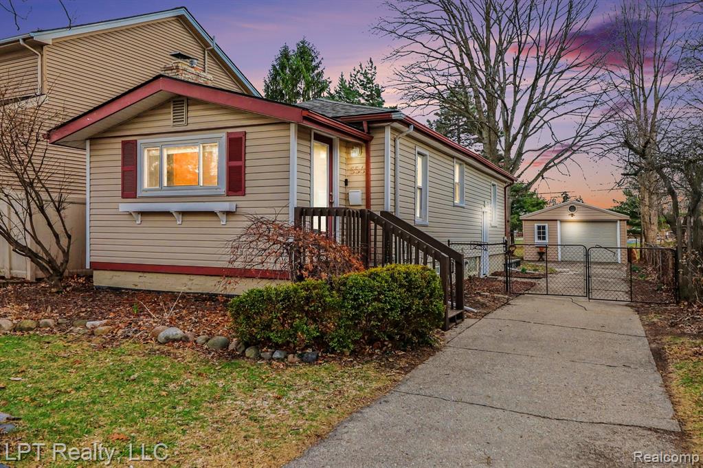 556 Academy Street, Ferndale, MI 48220 — Photo 12