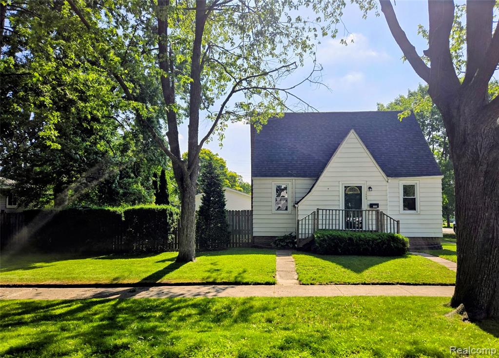 1569 New Hampshire Avenue, Marysville, MI 48040