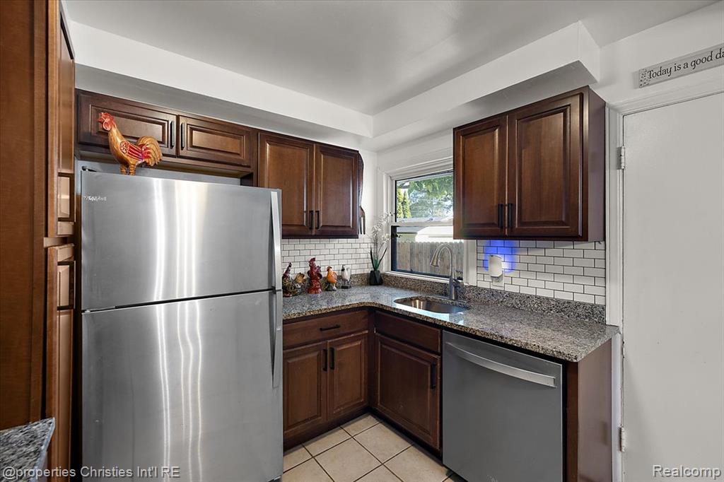 4402 Berkshire Road, Royal Oak, MI 48073 — Photo 11