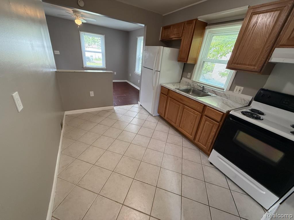 8902 THORPE Street, Livonia, MI 48150 — Photo 6