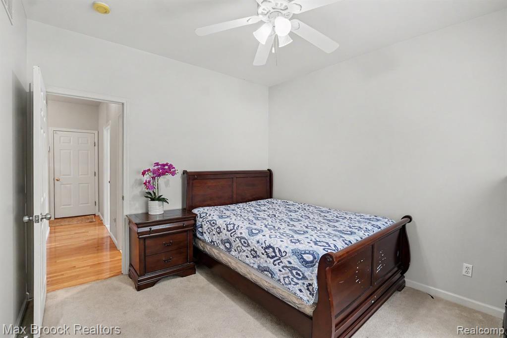 9843 Oak Valley Drive, Clarkston, MI 48348 — Photo 18