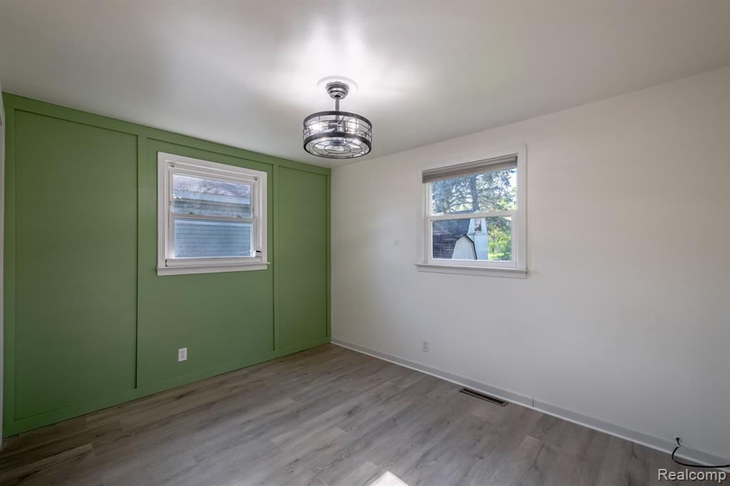 4472 MARLBOROUGH Drive, Flint, MI 48506 — Photo 10