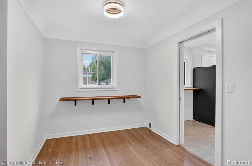 720 Manordale Court, Milford, MI 48381 — Photo 10