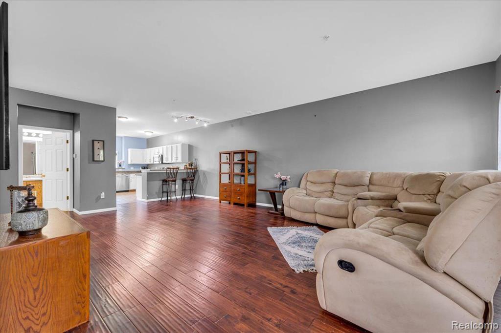 10830 PARDEE Road, Taylor, MI 48180 — Photo 7