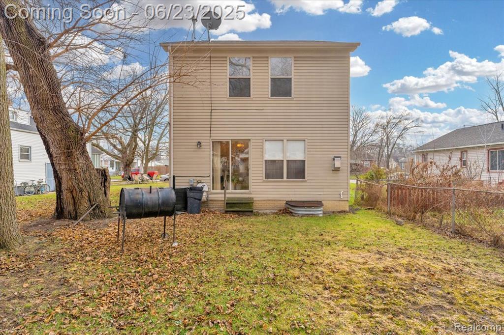 417 E BERNHARD Avenue, Hazel Park, MI 48030 — Photo 29