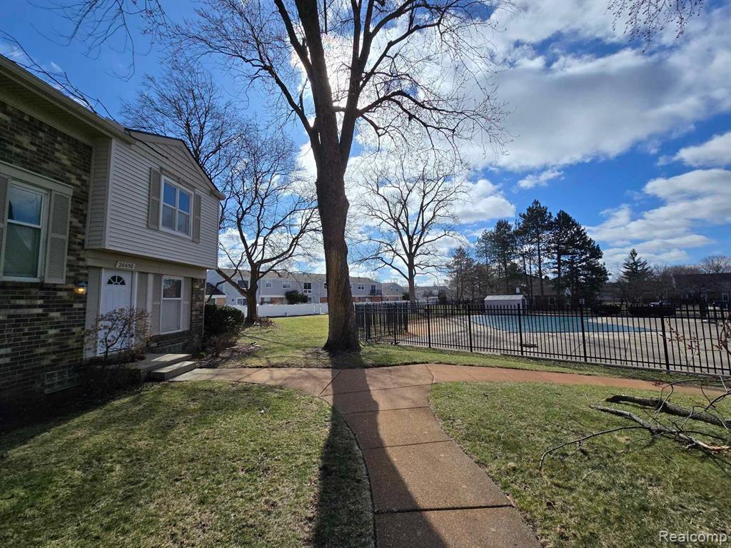 24450 BASHIAN Drive, Novi, MI — Photo 2