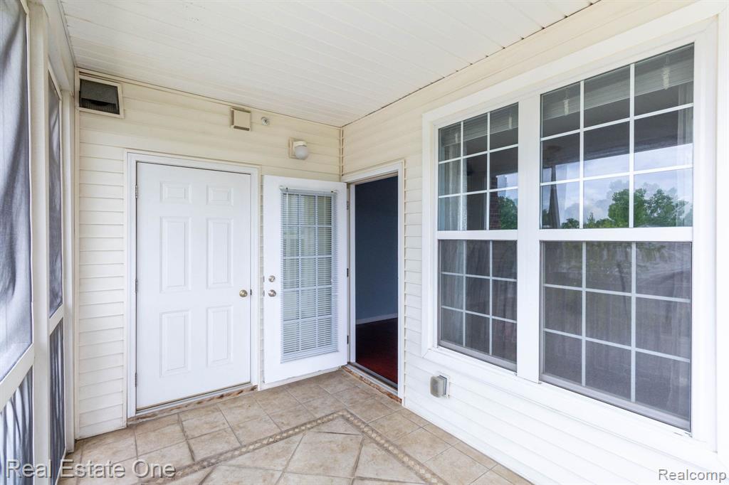 934 W Summerfield Glen Circle, Ann Arbor, MI 48103 — Photo 22