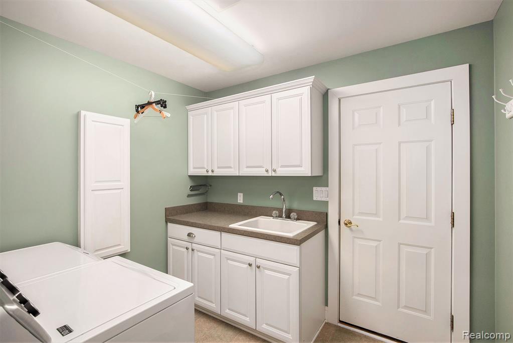 3677 Wedgewood Drive, Lapeer, MI 48446 — Photo 22