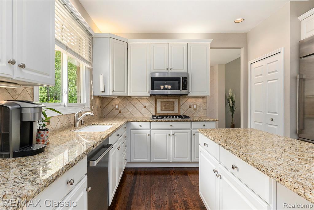 40515 Paisley Circle, Novi, MI 48377 — Photo 8