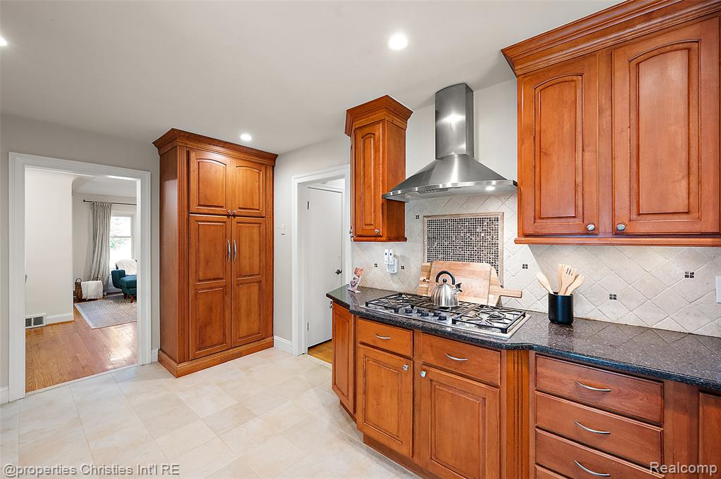 27331 Gardenway Road, Franklin, MI 48025 — Photo 35