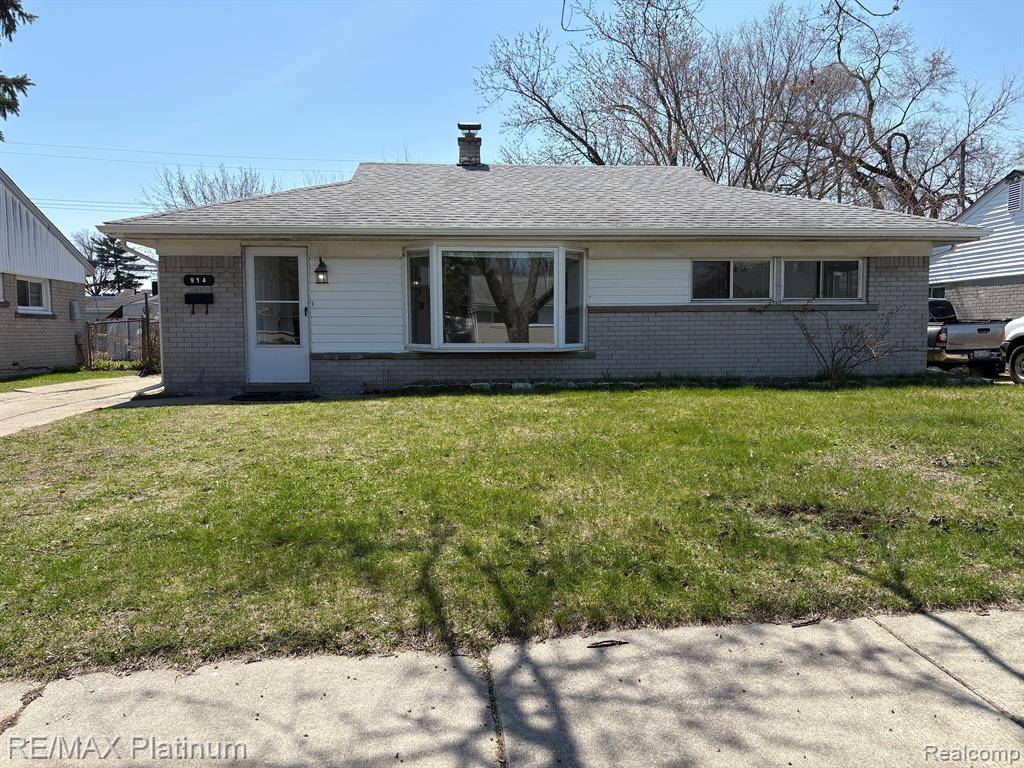 914 E KALAMA Avenue, Madison Heights, MI 48071 — Photo 14